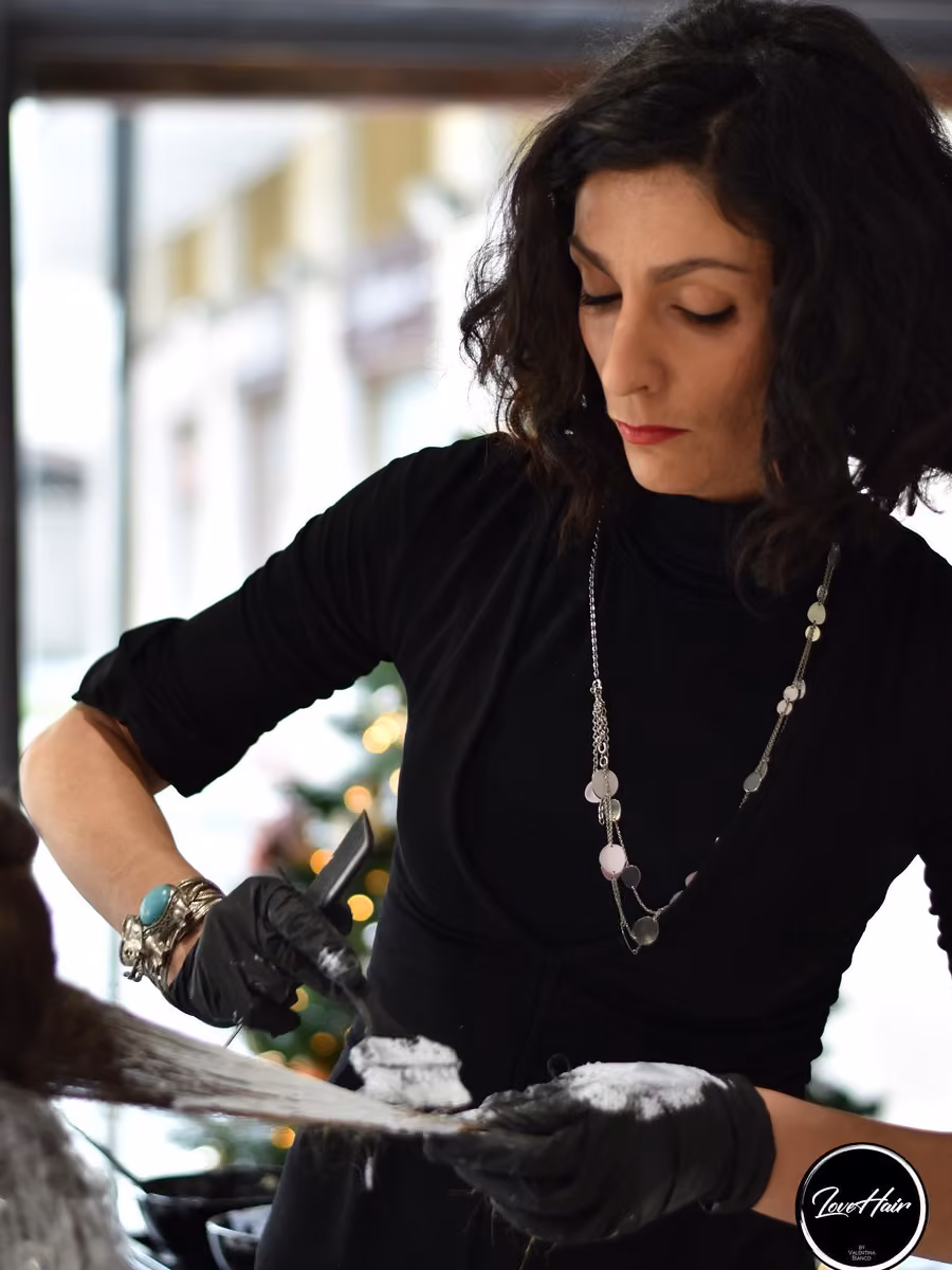 Valentina al lavoro: la salute del capello prima di tutto